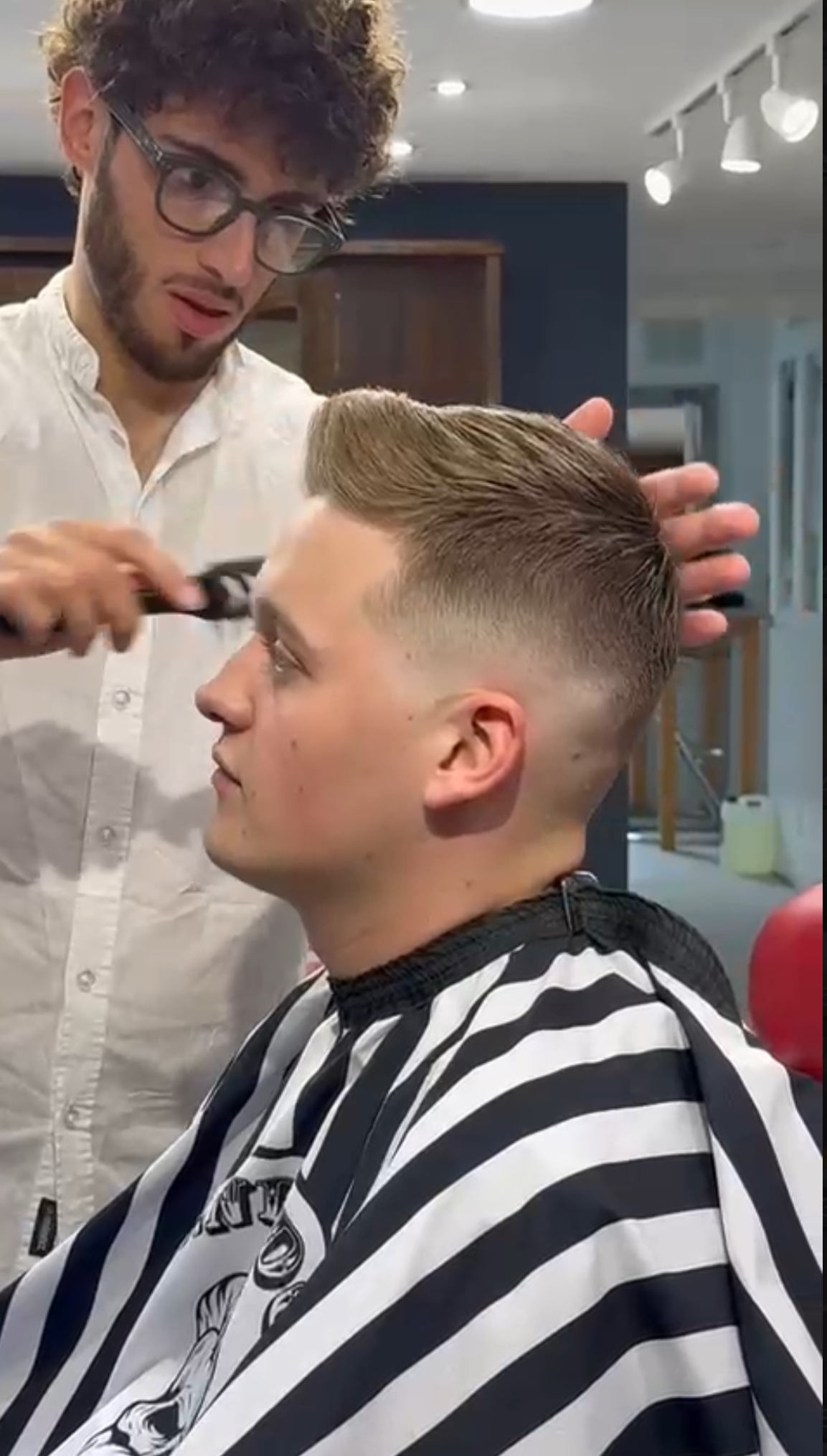 Dany, Barber